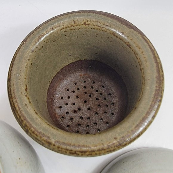 Single Serve Tea Brewer with Strainer Lid & Saucer Ceramic Flower Design - Picture 4 of 13